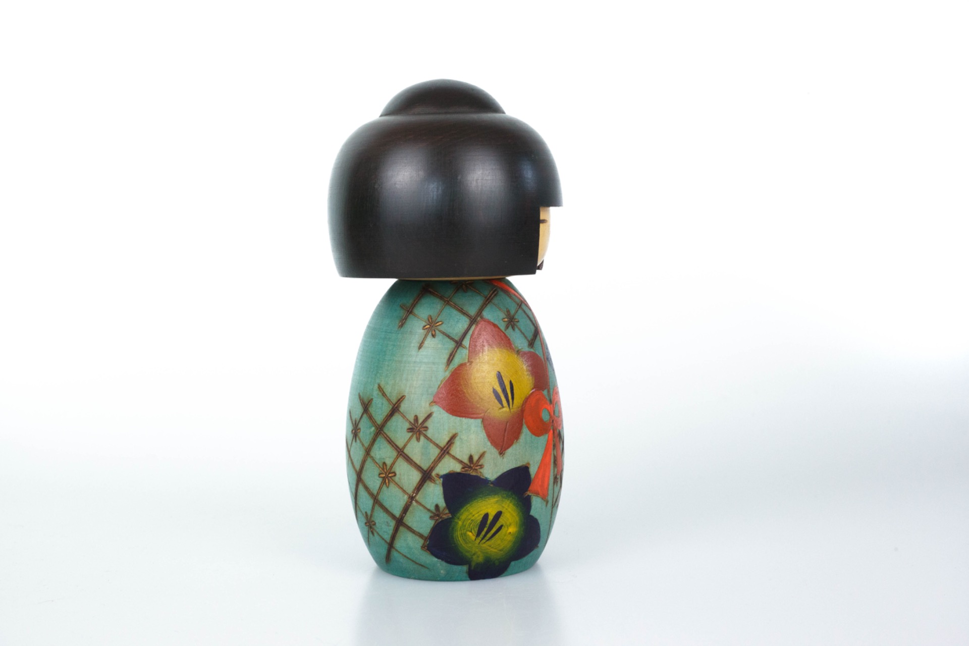 Kokeshi with flower design by Yuji Kawase – 17 cm | Tamashii